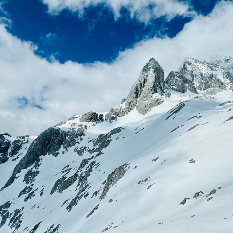 Núi Tuyết Ngọc Long | Biểu tượng hùng vĩ của Lệ Giang