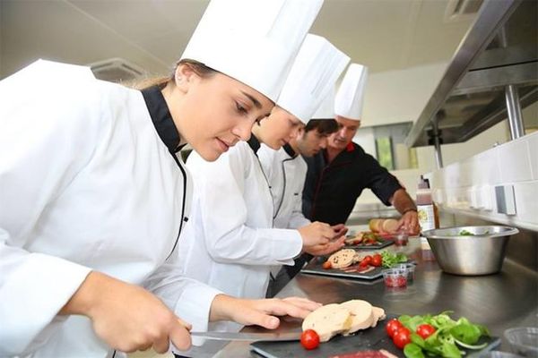 MAY ÁO ĐỒNG PHỤC BẾP THÀNH PHỐ HỒ CHÍ MINH GIÁ RẺ
