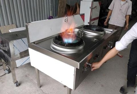 Lắp Đặt Bếp Á Công Nghiệp: Hướng Dẫn Toàn Diện