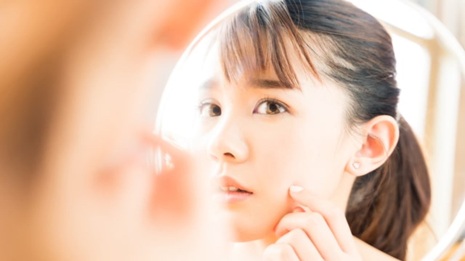 Tại sao lỗ chân lông bị tắc? Giới thiệu cách loại bỏ các nút keratin cho làn da mịn màng