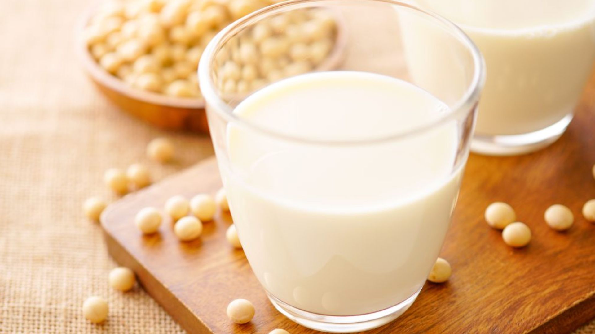 Sữa đậu nành có làm tăng mụn không?