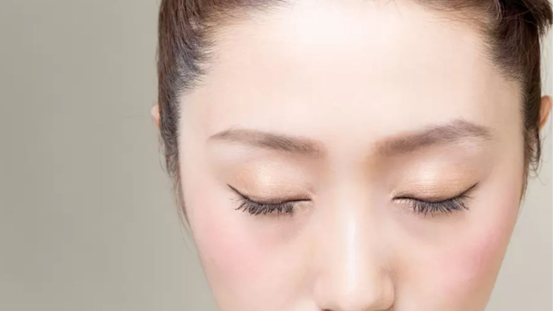 Làm sao để giải quyết vấn đề lỗ chân lông to ở độ tuổi 30?