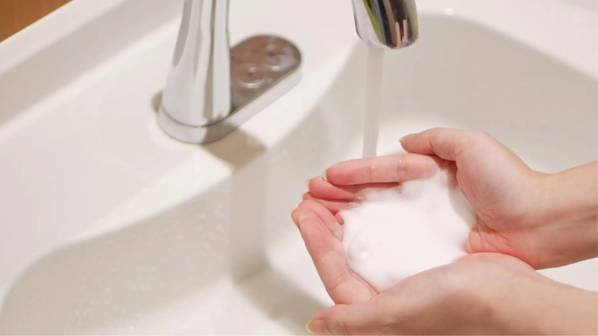 RỬA MẶT BẰNG BỌT MỊN - CHÌA KHÓA CHO LÀN DA ĐẸP
