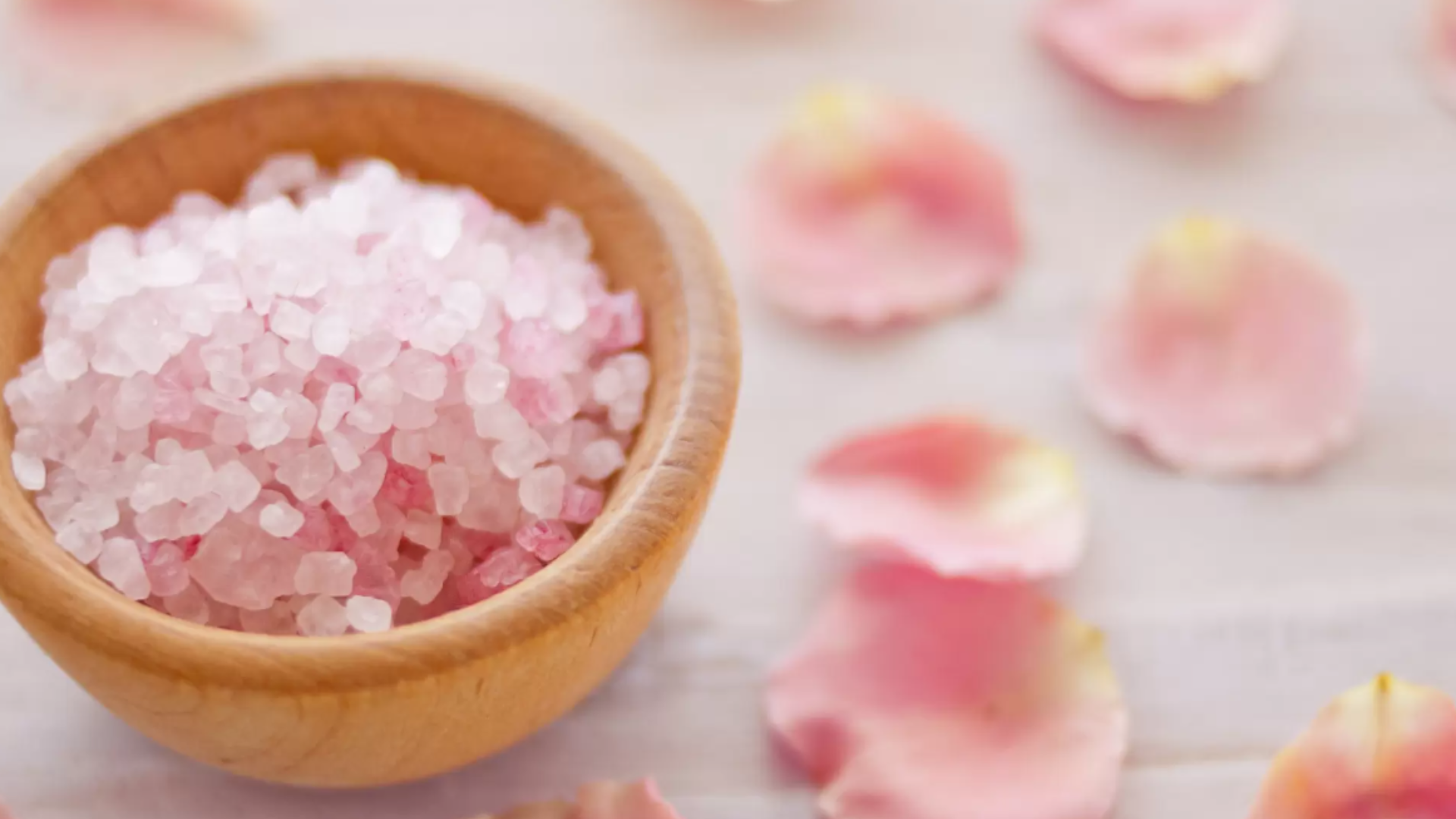 HIỆU QUẢ CỦA MUỐI TẮM TRONG VIỆC ĐIỀU TRỊ DA KHÔ