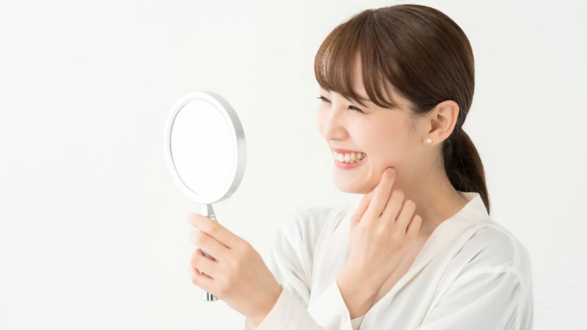 Massage trẻ hóa làn da