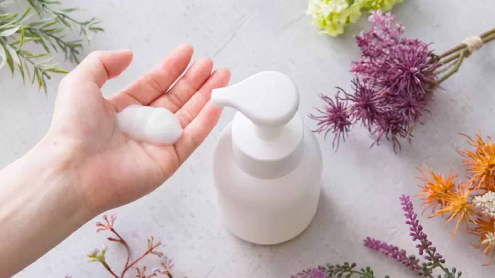 Sự khác biệt giữa sữa rửa mặt và sữa tắm là gì?