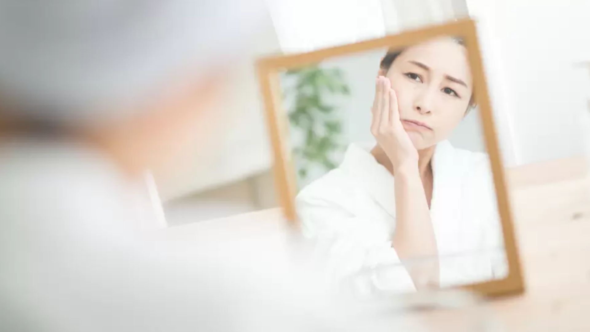 Làm Sạch Lớp Trang Điểm Còn Kẹt Lại Trong Lỗ Chân Lông