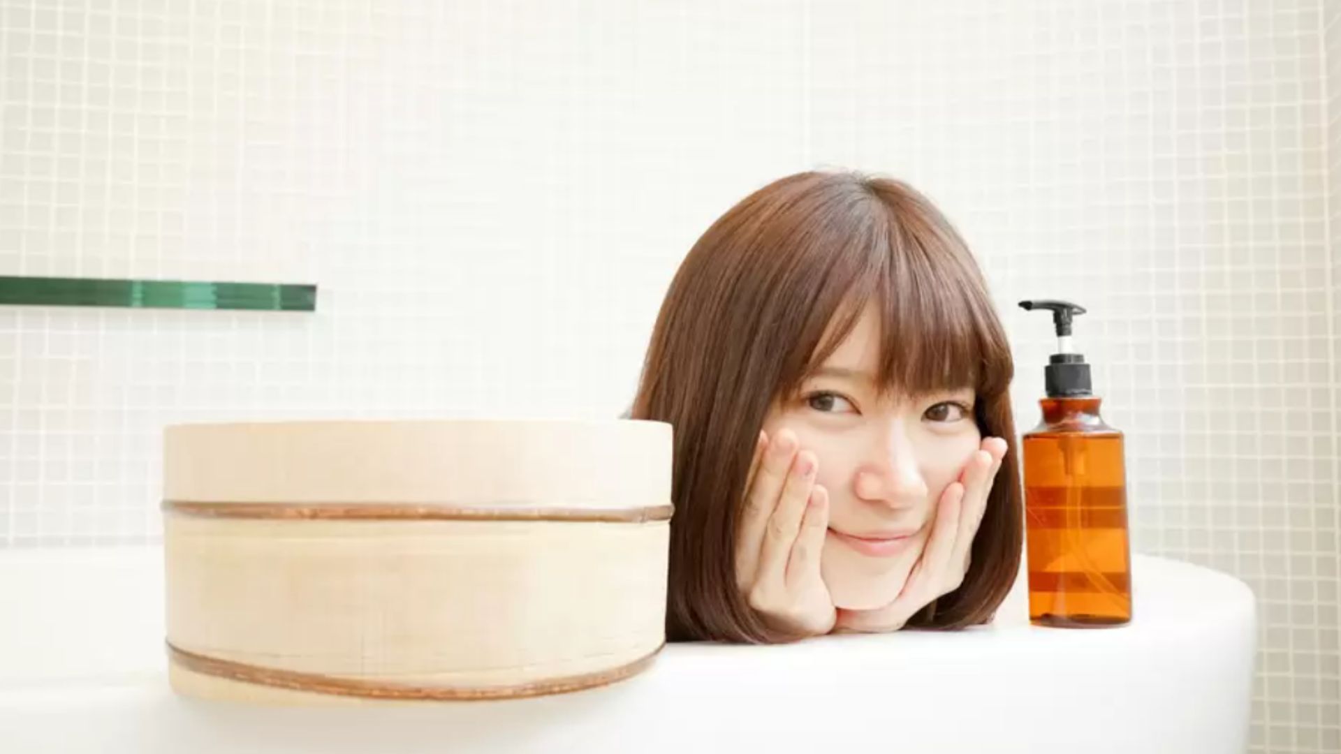 LỚP TRANG ĐIỂM CÓ DỄ BỊ RỬA TRÔI KHI GẶP NƯỚC?