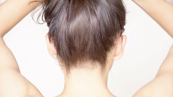 Làm thế nào để cạo lông không mong muốn ở gáy?