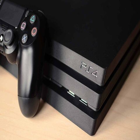 PS4 Hack Là Gì? Có Nên Mua Máy PS4 Hack Không?