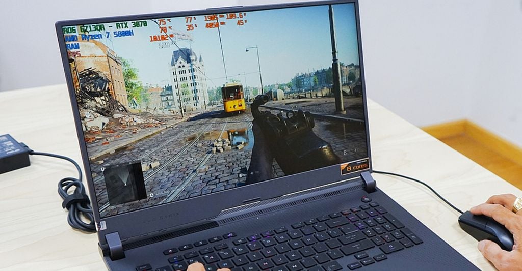 khi chơi game bạn nên để độ sáng khoảng 300 - 500 nit