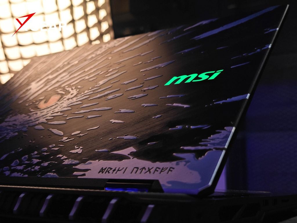 Xgear Laptop Gaming MSI Titan 18HX AI A2XWJG 034VN Dragon Edition Norse Myth