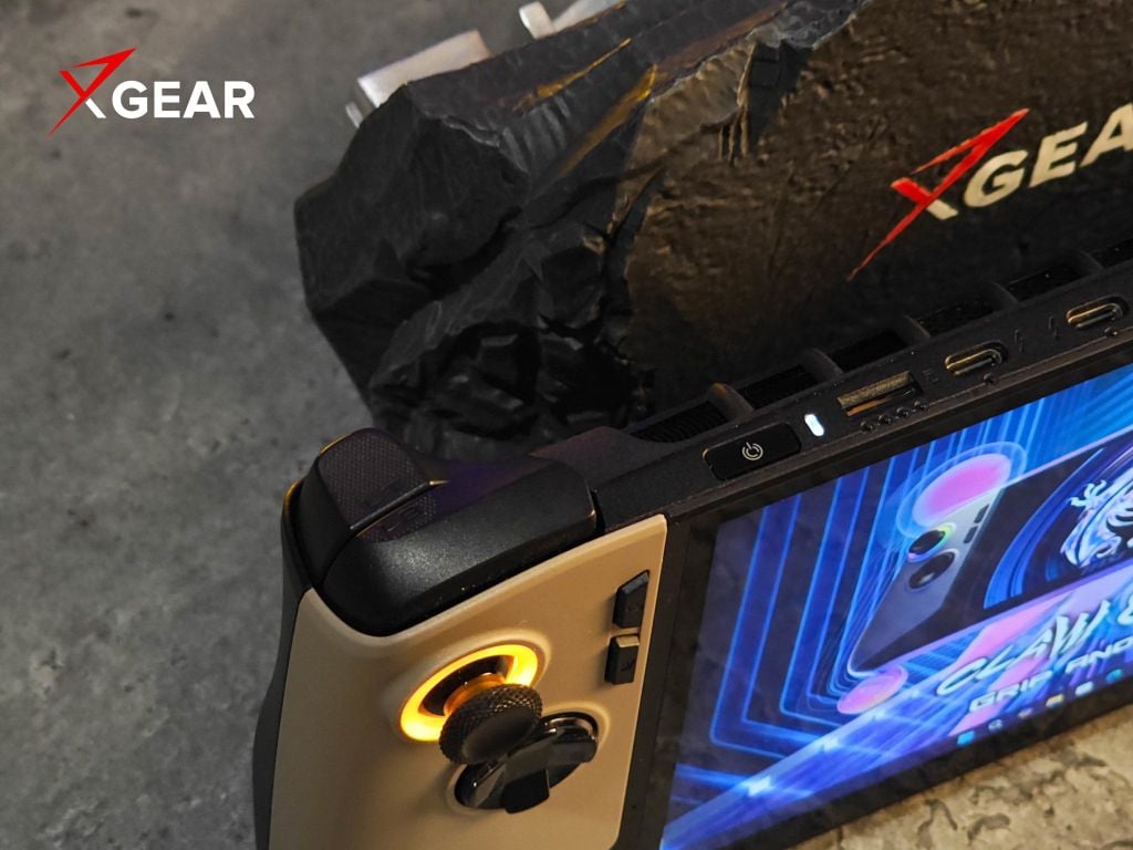 Điều khiển chơi game cầm tay MSI Claw 8 AI+ A2VM-079VN
