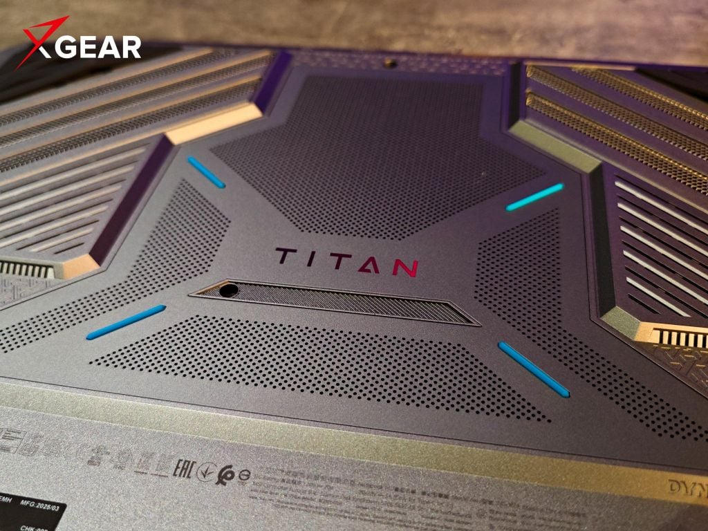 Hình ảnh thật Laptop Gaming MSI Titan 18 HX AI A2XWJG 035VN