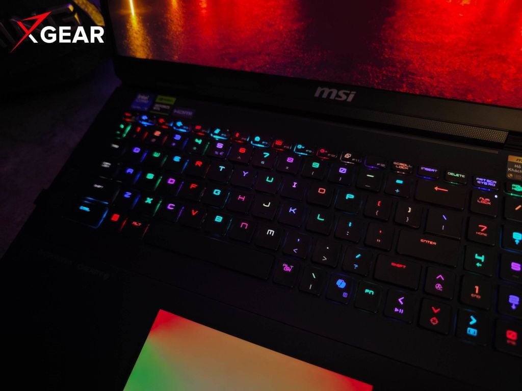 Hình ảnh thật Laptop Gaming MSI Titan 18 HX AI A2XWJG 035VN