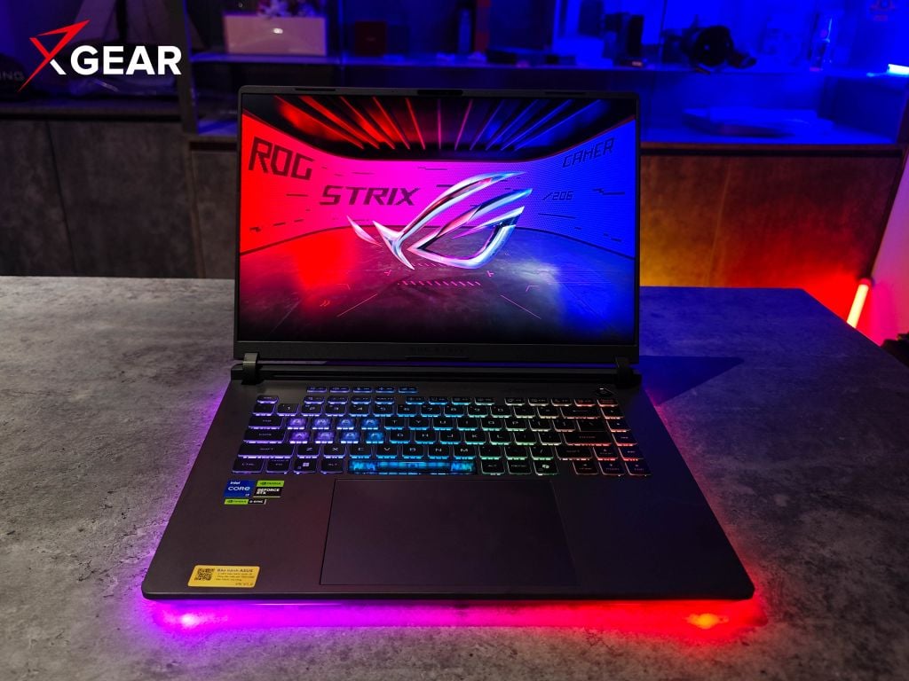 Ảnh thật Laptop ASUS ROG Strix G16 G615JMR-S5155W