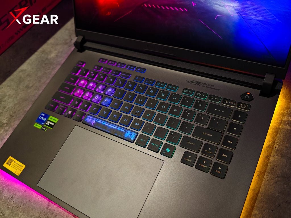 Ảnh thật Laptop ASUS ROG Strix G16 G615JMR-S5155W