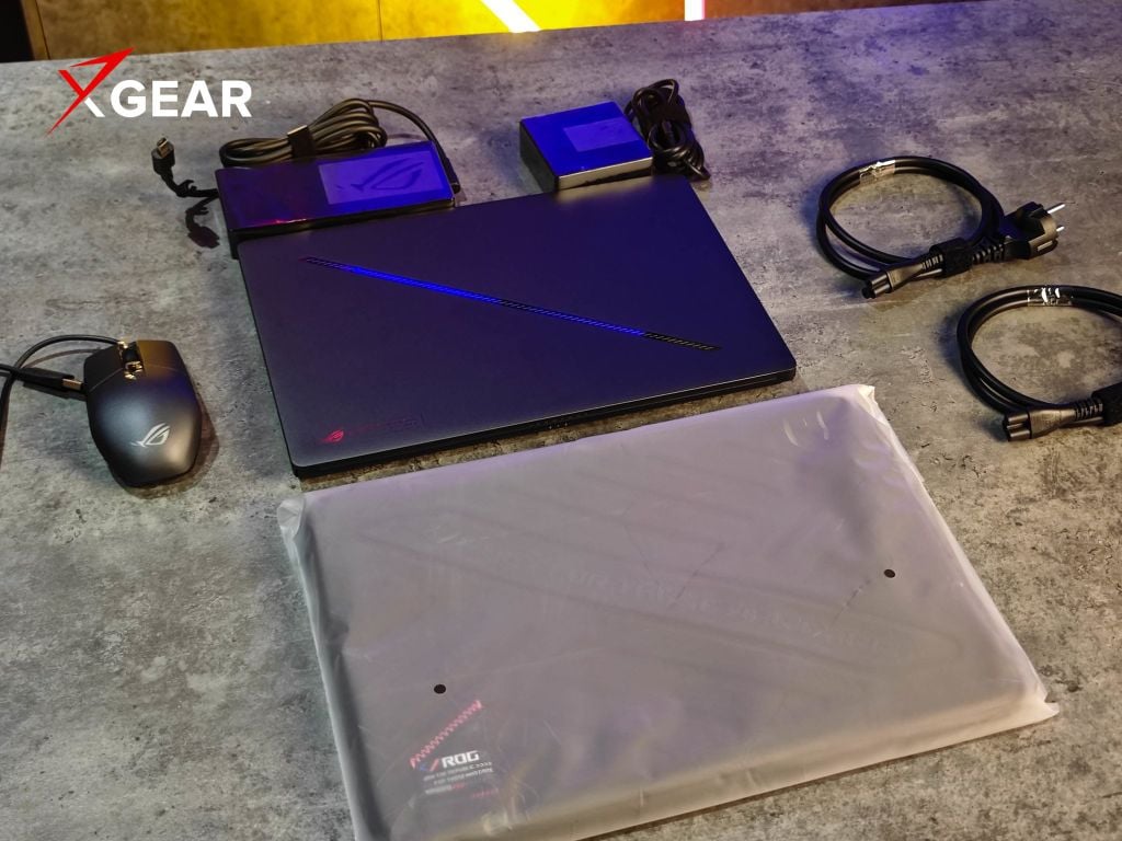 Laptop Gaming Asus ROG Zephyrus G14 GA403WW-QS098WS pin sạc nhanh 200W tối ưu khả năng sử dụng