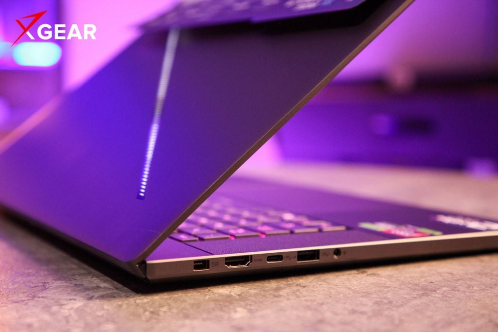 Laptop Gaming Asus ROG Zephyrus G16 GU605CR-QR107W đa dạng cổng kết nối