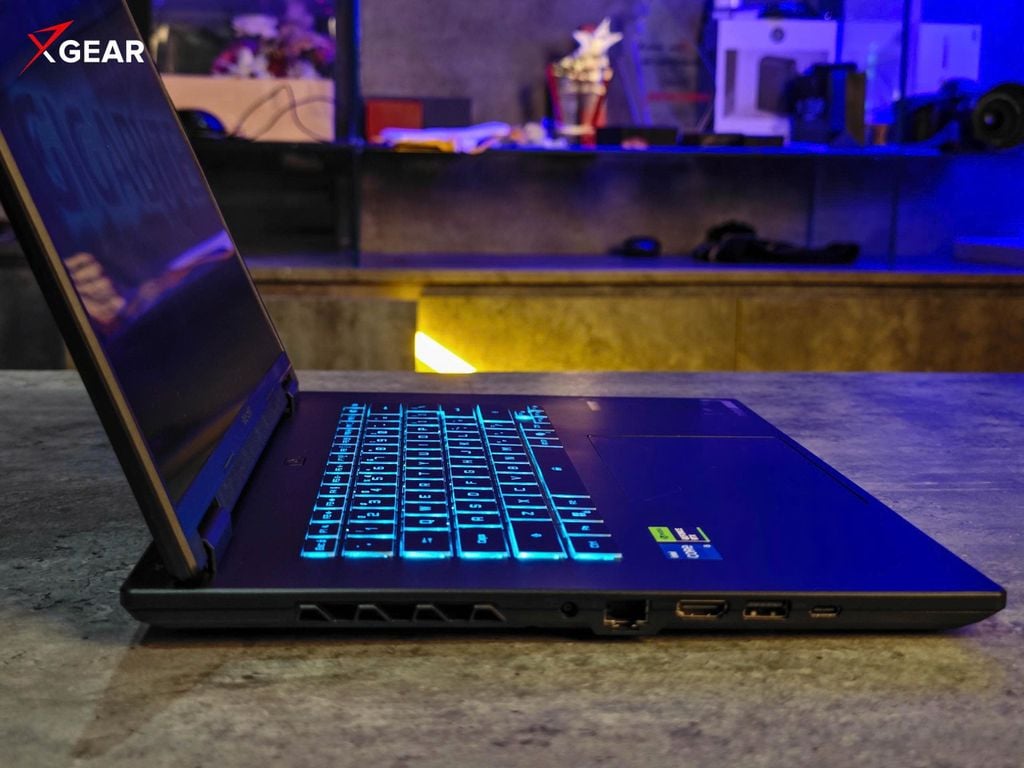 Laptop Gaming Gigabyte A16 đa dạng cổng kết nối