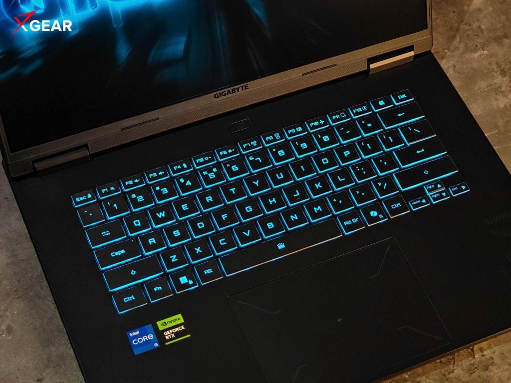 Laptop Gaming Gigabyte A16 CWHI3VNC94SH hành trình phím 1.7mm gõ sâu mượt mà