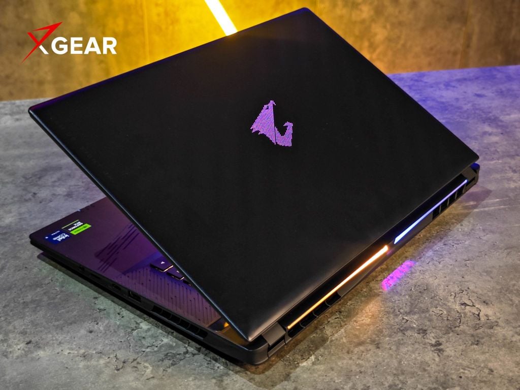 laptop Gaming Gigabyte Aorus Master 16 hệ thống tản nhiệt tối ưu