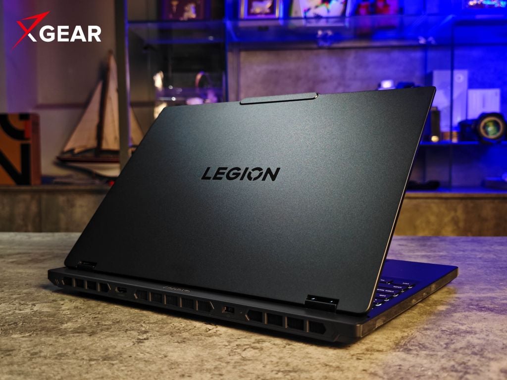 Laptop Gaming Lenovo Legion 5 15IAX10 83F0003CVN hệ thống tản nhiệt mát mẻ vận hành mượt mà
