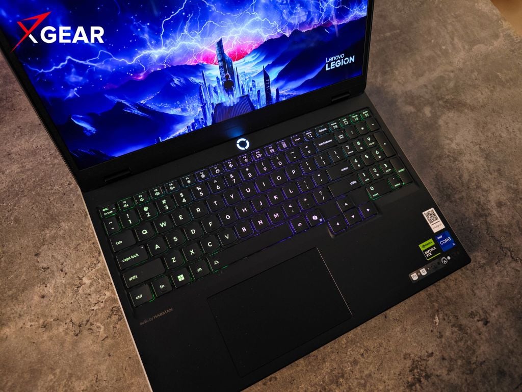 Laptop Gaming LENOVO Legion 5 15IRX10 83LY004GVN đèn phím RGB rực rỡ