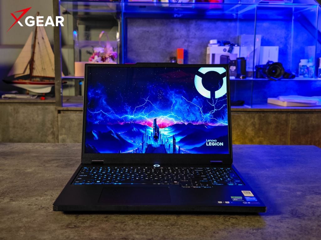 Laptop Gaming LENOVO Legion 5 15IRX10 83LY004GVN màn hình chuẩn màu oled rực rỡ