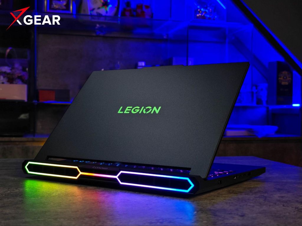 thiết kế của Laptop Gaming Lenovo Legion Pro 7 16IAX10H 83F5008WVN