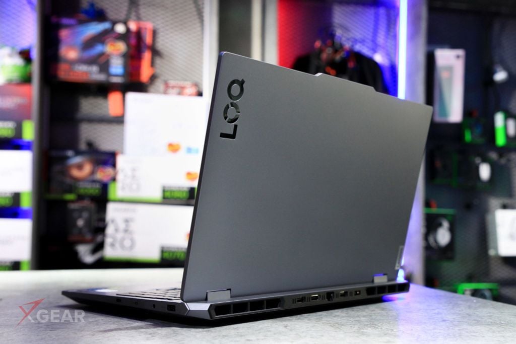 Laptop Gaming Lenovo LOQ 15IRX9 83DV012LVN đa dạng cổng kết nối