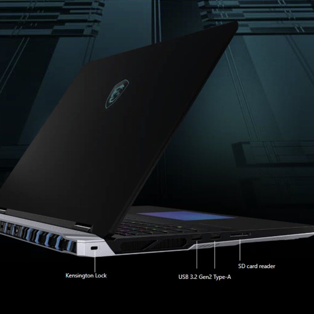 Cổng kết nối mặt trái Laptop MSI Titan 18 HX AI A2XWJG 622VN