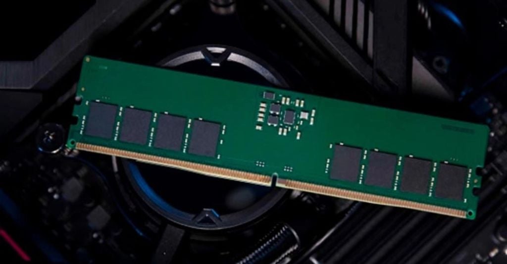 laptop sinh viên thiết kế thời trang có ram 16gb trở lên hạn chế được tình trạng giật lag