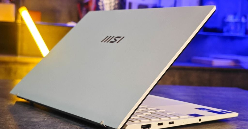 Laptop MSI Prestige 14 AI Evo C1MG 080VN sinh viên thời trang nên tham khảo chọn mua