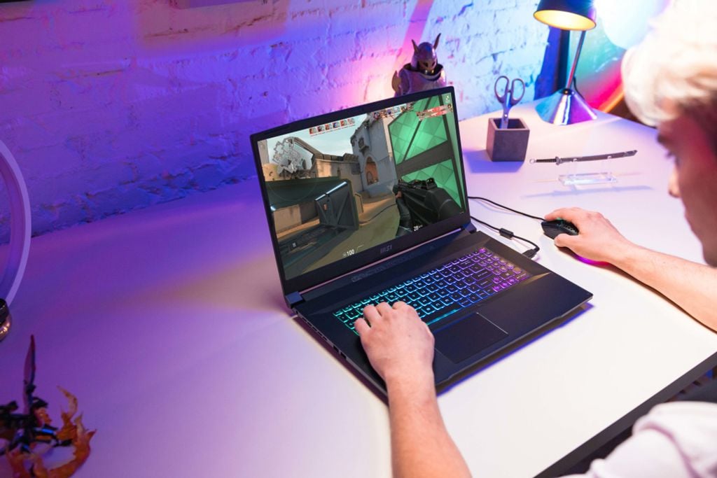 pin của Laptop Gaming MSI Katana 15 HX B14WFK 024VN