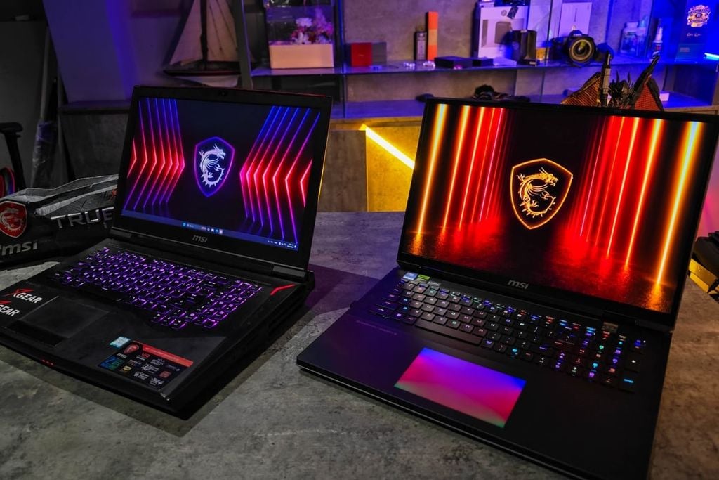 hiệu năng MSI GT75VR 7RF và MSI Titan 18 HX AI A2XW