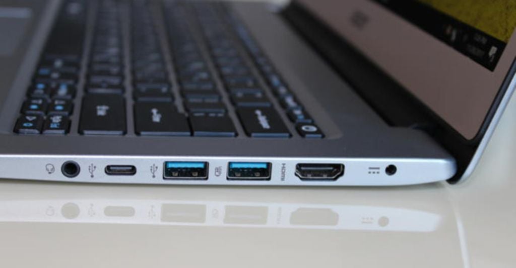 laptop đầy đủ cổng kết nối hơn iPad