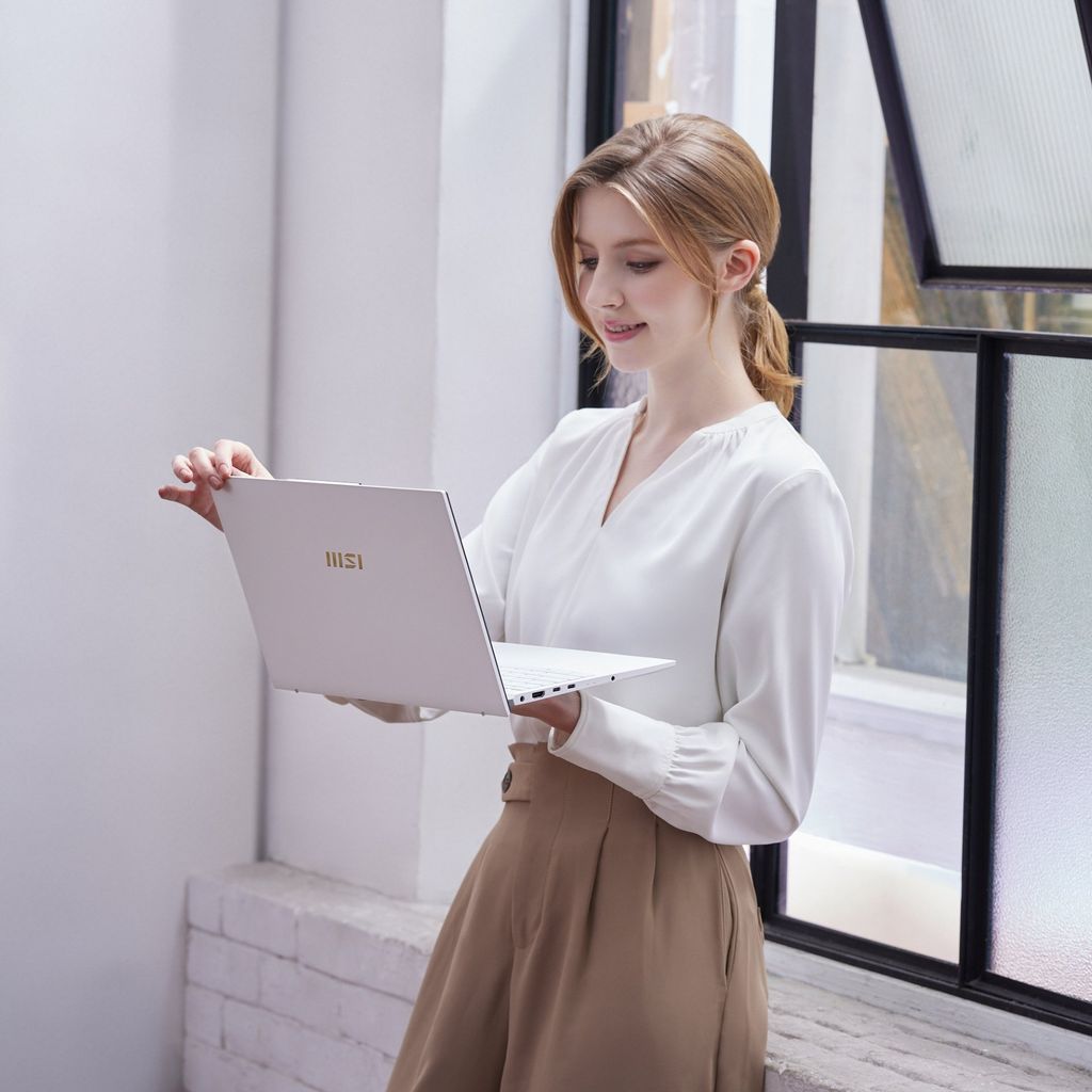 Laptop MSI Prestige 13 AI Evo A1MG 062VN