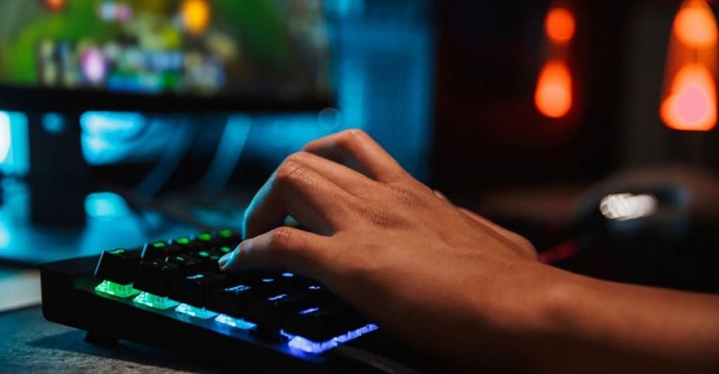 luyện gõ bàn phím qua trò chơi giúp cải thiện tốc độ gõ sau này