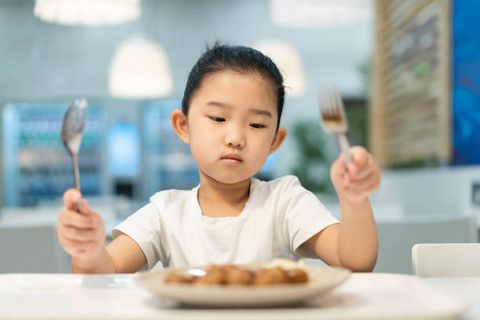 Trẻ biếng ăn Phải Làm Sao?