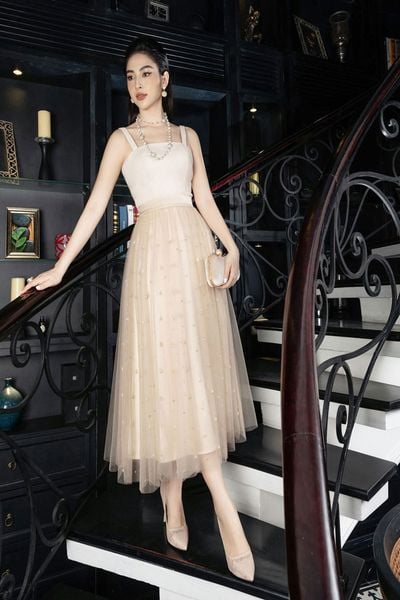 11 Mẫu chân váy xòe xếp ly dáng công sở Hàn Quốc thanh lịch