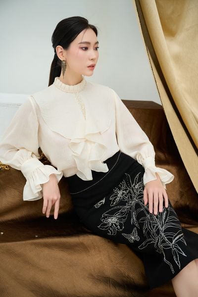 Bật mí cách mix đồ với chân váy bút chì dài cực trendy