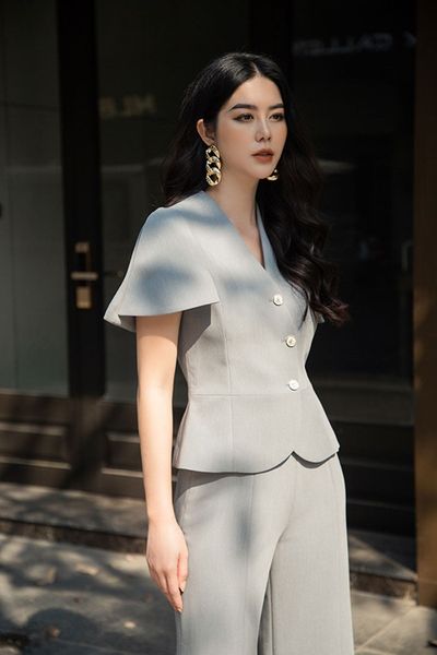 10 Áo kiểu trung niên Hàn Quốc cho quý cô né tránh tuổi tác