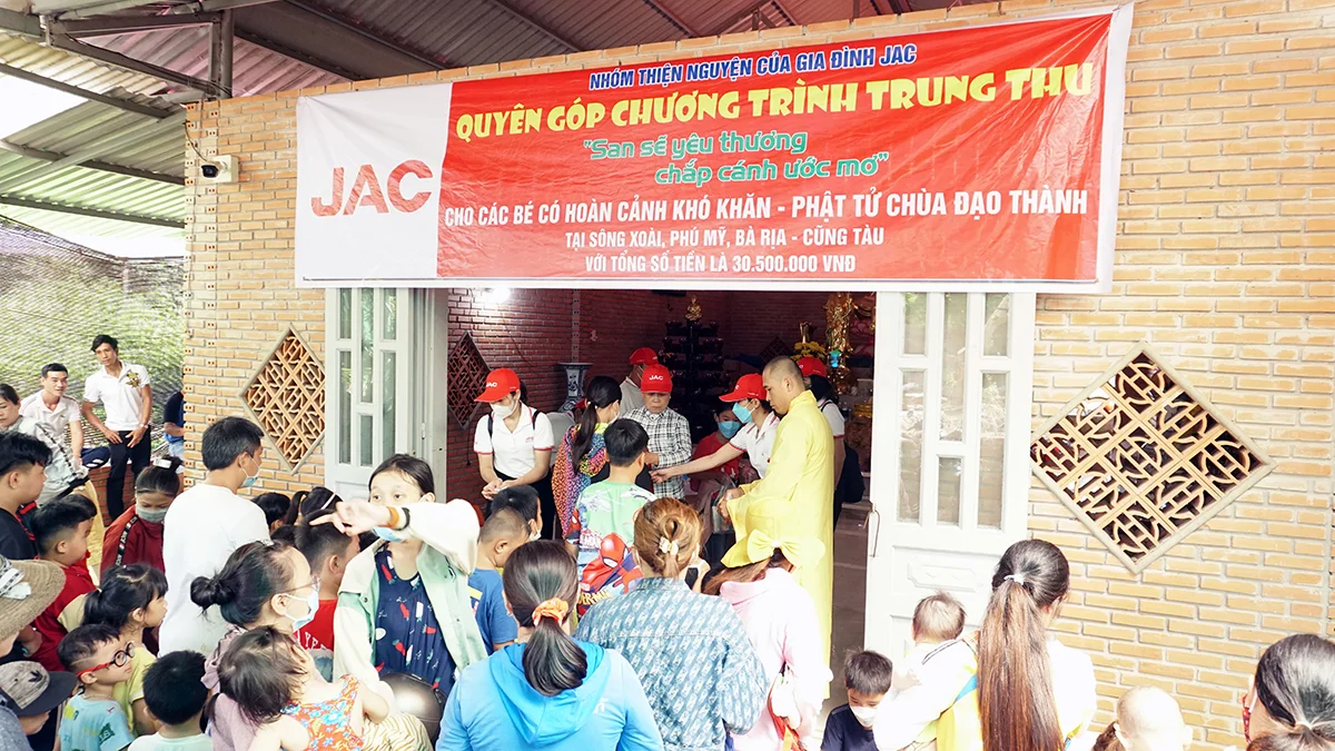 Lan tỏa yêu thương dịp trung thu trao tặng 400 phần quà cho trẻ em có hoàn cảnh khó khăn