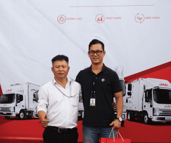 JAC VIỆT NAM LONG TRỌNG TỔ CHỨC LỄ BÀN GIAO LÔ XE TẢI CHO CÔNG TY TNHH KEX EXPRESS (VIỆT NAM)