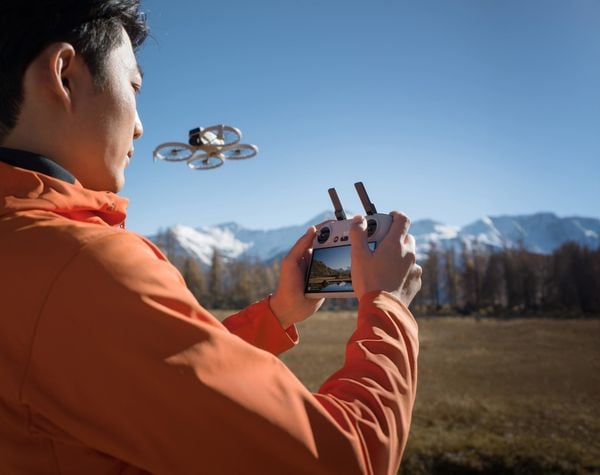 DJI Flip được trang bị màn hình sáng độ phân giải cao 700 nit