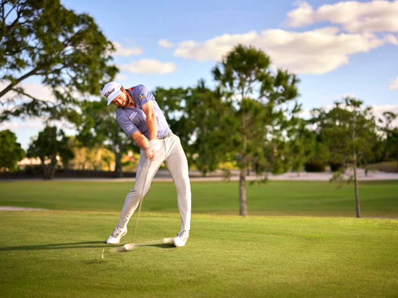 cách đặt tay trên gậy golf