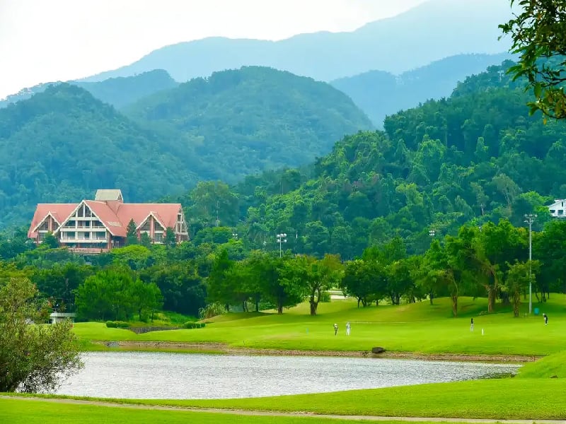 san-golf-dep-nhat-viet-nam-tam-dao-golf-resort