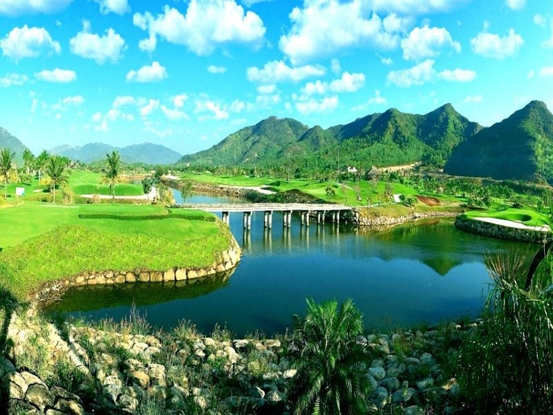 Sân golf Diamond bay