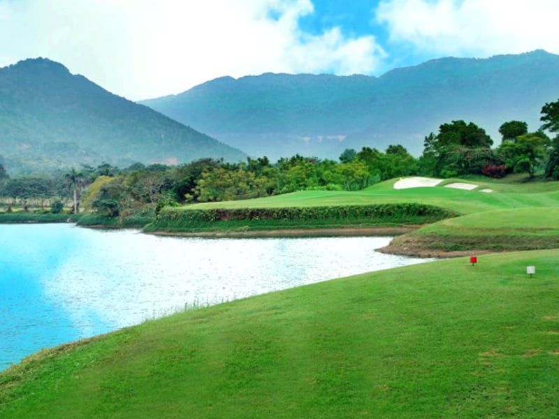 sân golf Minh Trí